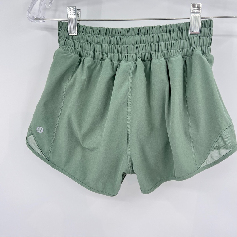 Lululemon high rise hottie hot Shorts 2.5” in Willow leaf XS - Picture 4 of 10